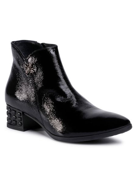 Lasocki Botki 6285-01 Czarny. Czarne botki Lasocki, bez wzorów, z lakierowanej skóry, bez obcasa, na słupku, bez zapięcia. Za 134.99 zł.