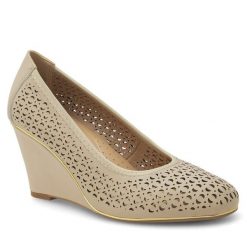 Półbuty Lasocki. Brązowe czółenka Lasocki, bez wzorów, bez obcasa, na koturnie, bez zapięcia. Za 279.99 zł.