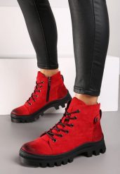 Czerwone Botki na Grubej Podeszwie w Stylu Traperów ze Sznurowaniem Arviva. Czerwone botki Born2be, bez wzorów, z jeansu, bez obcasa, na obcasie, bez zapięcia. Za 129.99 zł.