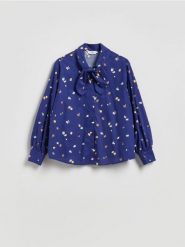 Koszula z kwiatowym motywem - niebieski. Niebieskie koszule Reserved, l, bez wzorów, z bawełny, bez kołnierzyka, bez ramiączek. Za 129.99 zł.