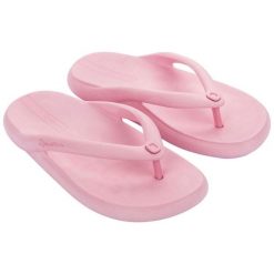 Japonki Ipanema Bliss Fem 41/42. Czerwone klapki Ipanema, bez wzorów, z gumy, bez obcasa, na płaskiej podeszwie. Za 67.99 zł.