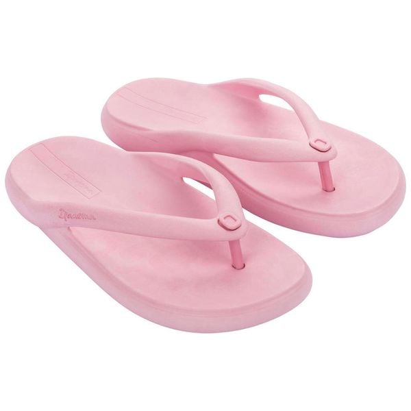 Japonki klapki damskie Ipanema 26947 BLISS FEM. Czerwone klapki Ipanema, bez wzorów, z materiału, bez obcasa. Za 79.00 zł.