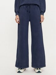 Deha Spodnie dresowe C12175 Granatowy Relaxed Fit. Niebieskie spodnie dresowe Deha, s, bez wzorów, z bawełny. Za 359.99 zł.