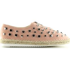 Espadryle z ćwiekami różowe 9039-28 Pink. Czerwone espadryle ButyModne, bez wzorów, z tkaniny, bez obcasa, bez zapięcia. W wyprzedaży za 79.00 zł.