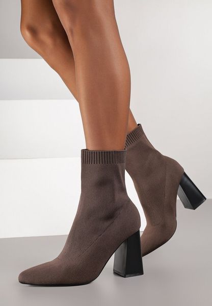 Brązowe Botki Vices na Geometrycznym Obcasie ze Skarpetową Cholewką Falacea. Brązowe botki Born2be, bez wzorów, z jeansu, bez obcasa, na obcasie, bez zapięcia. Za 139.99 zł.