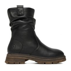 Botki Rieker. Czarne botki Rieker, bez wzorów, bez obcasa, na płaskiej podeszwie, bez zapięcia. Za 439.99 zł.