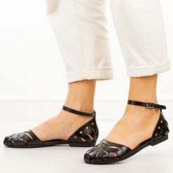 Czarne skórzane sandały damskie Porronet 3100. Czarne sandały Porronet, bez wzorów, z jeansu, casualowe, bez obcasa, na płaskiej podeszwie, bez zapięcia. Za 299.00 zł.