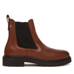 Sztyblety Tommy Hilfiger. Brązowe botki TOMMY HILFIGER, bez wzorów, bez obcasa, na płaskiej podeszwie, bez zapięcia. Za 749.99 zł.
