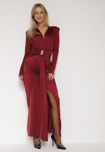 Bordowa Elegancka Sukienka z Trenem i Rozcięciem Atissa. Czerwone sukienki Born2be, na imprezę, m, z aplikacjami, eleganckie, bez kołnierzyka, bez ramiączek, dopasowane. Za 159.99 zł.