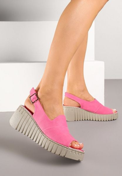 Fuksjowe Sandały na Tłoczonym Koturnie Vices Reaveline. Czerwone sandały Renee, bez wzorów, biznesowe, bez obcasa, na koturnie, bez zapięcia. Za 109.99 zł.