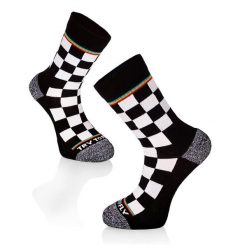 Aktywny styl życia Bawełniane skarpetki SQUARES Biało-czarne. Czarne skarpety TRY TO FLY, bez wzorów, z bawełny. W wyprzedaży za 59.69 zł.