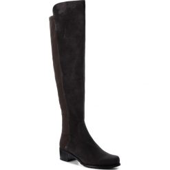 Muszkieterki STUART WEITZMAN - Reserve YL53472 Asphalt Suede. Szare kozaki Stuart Weitzman, z materiału, bez obcasa, na obcasie, bez zapięcia. W wyprzedaży za 1,439.00 zł.