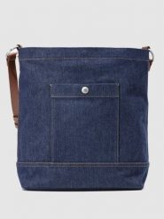 Levi's Torebka w kolorze granatowym - 34 x 32 x 13,5 cm rozmiar: onesize. Niebieskie torby na ramię Levi's®, bez wzorów, z bawełny, na ramię, bez dodatków. Za 146.28 zł.