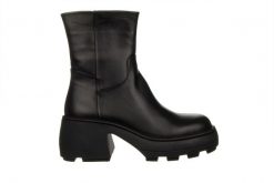 Botki Bayla-161 188 1401 01 Black 161635, Czarny, Skóra naturalna - 40. Czarne botki Bayla, na zimę, bez wzorów, z gumy, z okrągłym noskiem, za kostkę, bez obcasa, na platformie, bez zapięcia. W wyprzedaży za 269.10 zł.