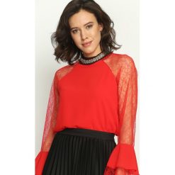 Czerwona Bluzka Ladylike. Czerwone bluzki Born2be, s, z aplikacjami, z koronki, bez kołnierzyka, bez ramiączek. Za 29.99 zł.
