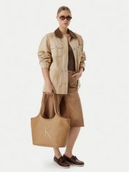 Calvin Klein Torebka Bold Ck LV04F3562G Beżowy. Brązowe shopper Calvin Klein, bez wzorów, ze skóry, bez dodatków. Za 529.99 zł.