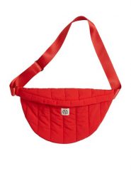 MOSS COPENHAGEN Saszetka w kolorze czerwonym - 37 x 17 cm rozmiar: onesize. Czerwone torby na ramię Moss Copenhagen, bez wzorów, z materiału, sportowe, przez ramię, bez dodatków. Za 145.26 zł.
