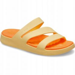 Klapki Dla Dorosłych Crocs Getaway Strappy Sandal W 209587. Brązowe klapki Crocs, bez wzorów, z materiału, bez obcasa. Za 159.99 zł.