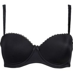 Biustonosz "bardotka" bonprix czarny. Czarne biustonosze bonprix, z aplikacjami, z koronki. Za 59.99 zł.