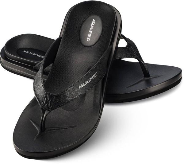 Klapki basenowe damskie Aqua Speed Solea. Czerwone klapki Aqua-Speed, bez wzorów, z materiału, bez obcasa. Za 61.90 zł.