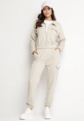 Jasnobeżowy Komplet Dresowy Cargo Bluza i Spodnie z Kieszeniami Kormilla. Brązowe bluzy Born2be, m, bez wzorów, z dresówki, bez kaptura. Za 84.99 zł.
