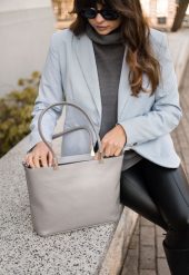 Shopperka skórzana DAN-A t458 popiel/ szary. Szare shopper DAN-A, bez wzorów, ze skóry, bez dodatków. Za 379.99 zł.