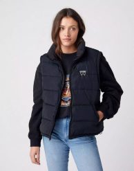 WRANGLER SHORT PUFFER DAMSKA KURTKA PRZEJŚCIOWA BLACK W4R9YJ100 112319249. Czarne kurtki Wrangler, xl, bez wzorów, bez kaptura. Za 359.99 zł.