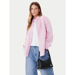 Torebka Tommy Jeans. Czarne torebki klasyczne Tommy Jeans, bez wzorów, z jeansu, bez dodatków. Za 246.99 zł.