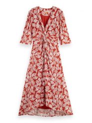 Scotch & Soda Sukienka w kolorze czerwonym rozmiar: 38. Czerwone sukienki Scotch & Soda, bez wzorów, z wiskozy, bez kołnierzyka, bez ramiączek, maxi. Za 354.45 zł.