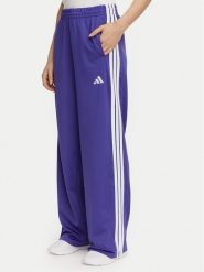 Adidas Spodnie dresowe Dayready KZ2514 Fioletowy Regular Fit. Fioletowe spodnie dresowe Adidas, s, bez wzorów, z dresówki. Za 199.99 zł.