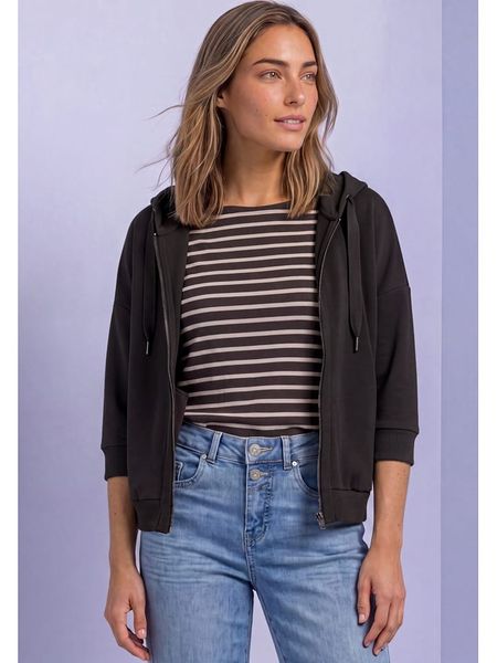 Street One Bluza w kolorze czarnym rozmiar: 34. Czarne bluzy Street One, bez wzorów, bez kaptura. Za 224.95 zł.