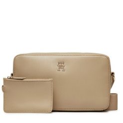 Torebka Tommy Hilfiger. Brązowe listonoszki TOMMY HILFIGER, bez wzorów, bez dodatków. Za 299.99 zł.