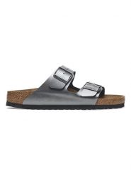 Birkenstock Klapki "Arizona" w kolorze czarnym rozmiar: 38. Czarne klapki Birkenstock, bez wzorów, z otwartym noskiem, bez obcasa. Za 323.50 zł.
