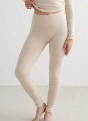 Damskie legginsy prążkowane, wełniane, z wysokim stanem beżowe. Białe legginsy AIM'N, m, bez wzorów, z dzianiny, z podwyższonym stanem. Za 339.00 zł.