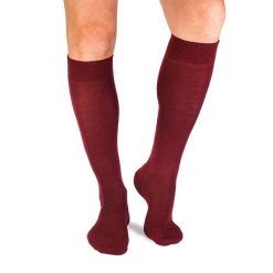 Długie kompresyjne skarpety 3/4 z wełny merino w kolorze wiśniowym. Czerwone skarpety OEM, bez wzorów, z wełny. Za 95.12 zł.