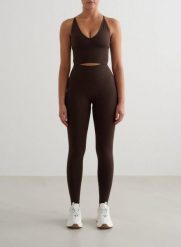 Damskie legginsy bezszwowe, wysoki stan, squat proof petite Shape czekoladowy. Brązowe legginsy AIM'N, xl, bez wzorów, z elastanu, z podwyższonym stanem. Za 297.00 zł.