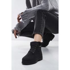 Czarne Traperki With Control. Czarne trapery i śniegowce Born2be. Za 89.99 zł.