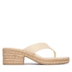 Klapki Calvin Klein. Brązowe klapki Calvin Klein, bez wzorów, bez obcasa. Za 529.99 zł.