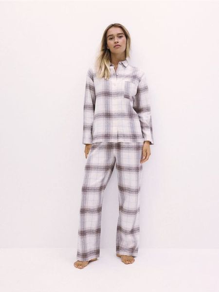 Dwuczęściowa piżama w kratę - beżowy. Brązowe piżamy Reserved, bez wzorów, z bawełny, bez ramiączek. W wyprzedaży za 99.99 zł.