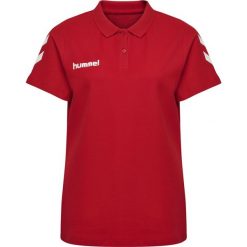 Koszulka tenisowa polo damska Hummel Go Cotton Polo Woman. Czerwone bluzki Hummel, m, bez wzorów, sportowe, bez kołnierzyka, bez ramiączek. Za 162.50 zł.