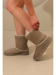 C'M Botki zimowe w kolorze khaki rozmiar: 41. Brązowe botki C'M, na zimę, bez wzorów, bez obcasa, bez zapięcia. Za 108.99 zł.