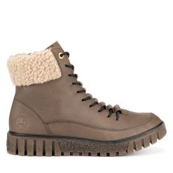 Botki Rieker. Brązowe botki Rieker, bez wzorów, bez obcasa, na płaskiej podeszwie, bez zapięcia. Za 293.99 zł.