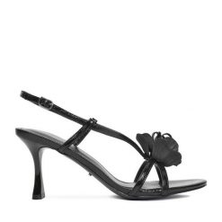 Sandały DeeZee. Czarne sandały DeeZee, bez wzorów, bez obcasa, na szpilce, bez zapięcia. Za 139.99 zł.