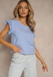 Jasnoniebieska Bawełniana Bluzka z Krótkim Rękawem z Ażurowej Falbanki Voanira. Niebieskie bluzki Renee, l, w ażurowe wzory, z bawełny, eleganckie, bez kołnierzyka, bez ramiączek. Za 34.99 zł.