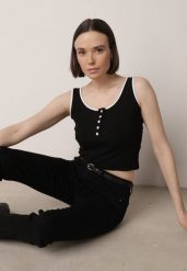 Czarny Bawełniany Top w Prążki z Guzikami przy Dekolcie Bervise. Czarne topy Born2be, m, bez wzorów, z bawełny, bez kołnierzyka, bez ramiączek. Za 39.99 zł.