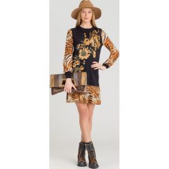 SUKIENKA TWINSET. Czarne sukienki Twinset, na co dzień, l, z aplikacjami, ze skóry, bez kołnierzyka, bez ramiączek, proste. Za 634.50 zł.