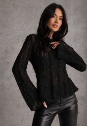 Czarna Bluzka z Koronki Ozdobiona Rozszerzanymi Rękawami Lertiola. Czarne bluzki Renee, bez wzorów, z koronki, eleganckie, bez kołnierzyka, bez ramiączek. Za 89.99 zł.