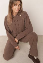 Brązowy Komplet Dresowy Bluza z Kapturem z Ozdobnymi Guzikami i Spodnie Eborissa. Brązowe bluzy Born2be, l, bez wzorów, z dresówki, z kapturem. Za 169.99 zł.