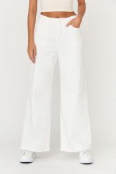 7 FOR ALL MANKIND Białe jeansy damskie Zoey Milk, Rozmiar 28. Białe jeansy 7 for all mankind, bez wzorów. W wyprzedaży za 399.99 zł.