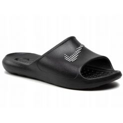 Klapki Sportowe Nike Victori One Basenowe Czarne Na Basen. Czarne klapki Nike, bez wzorów, bez obcasa. Za 149.00 zł.